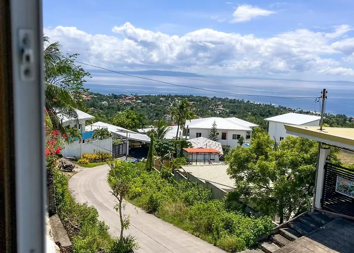 Seaview Mansion 4 -family Apartment Dalaguete