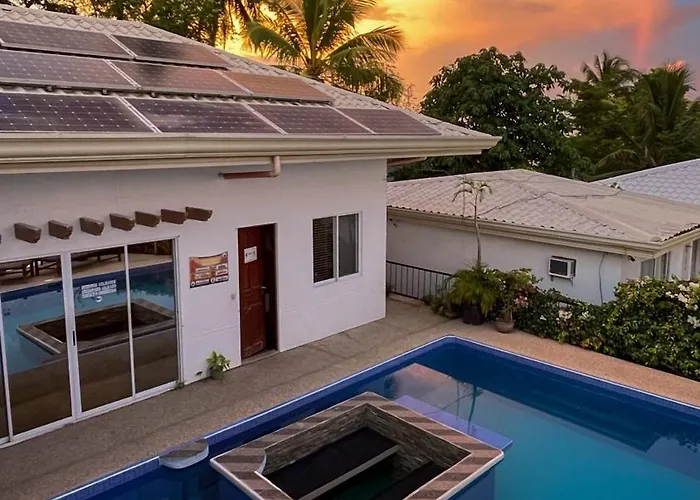 Seaview Mansion 4 -family Apartment Dalaguete